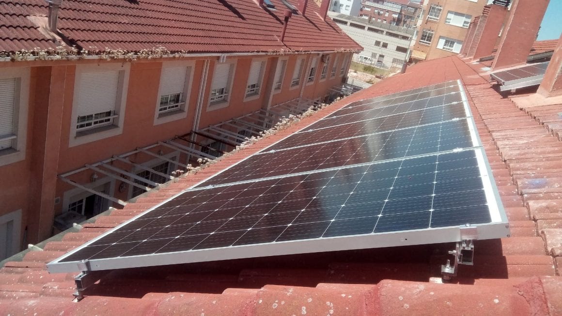 AUTOCONSUMO SOLAR FOTOVOLTAICO EN VIVIENDA UNIFAMILIAR EN TALAVERA DE